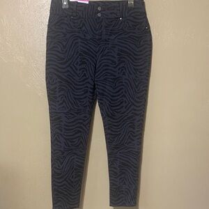 26. Seven7 size 16 Navy & Black High Rise Curvy  Zebra Skinny Legging Jeans NWT
